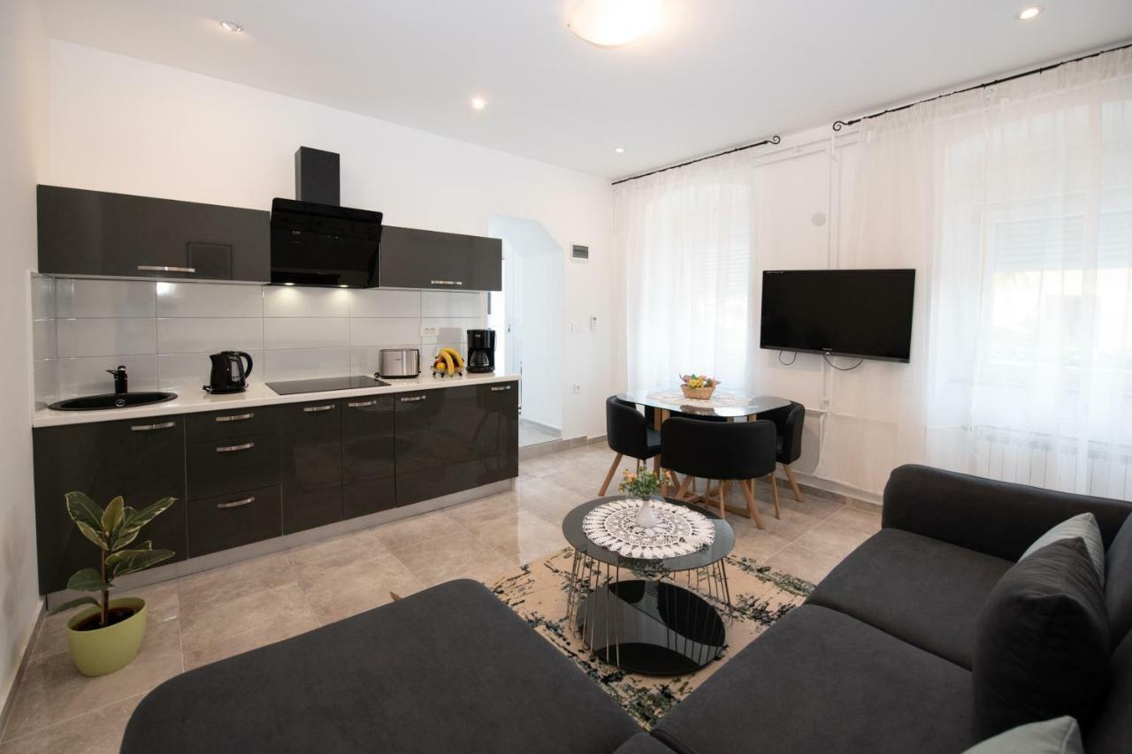 Apartment Emili Opatija Buitenkant foto
