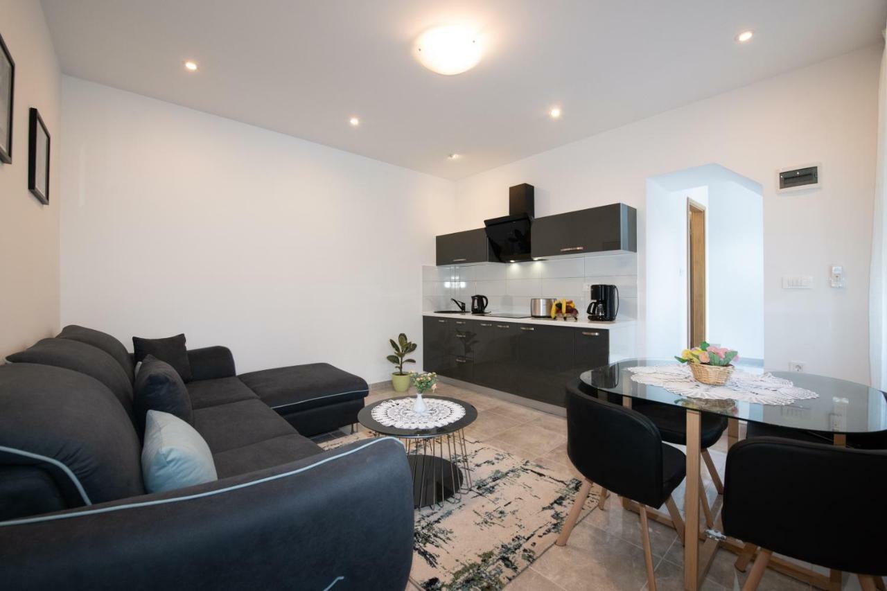 Apartment Emili Opatija Buitenkant foto